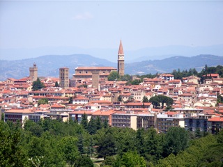 13-06-2006 11:16arezzo giotto公園向こう丘からcentro